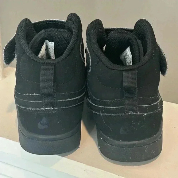 Nike Boys Kids Court Borough Black Mid 2 Basketball Shoes CW5868-001 Size 2.5Y - Picture 7 of 9
